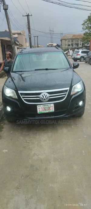 Volkswagen Tiguan SE 2010 Black