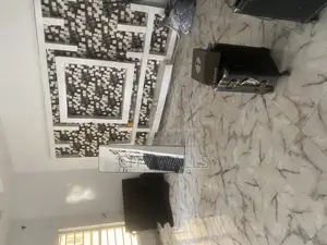 4bdrm Duplex in Vandaniels Estate, Chevron for rent