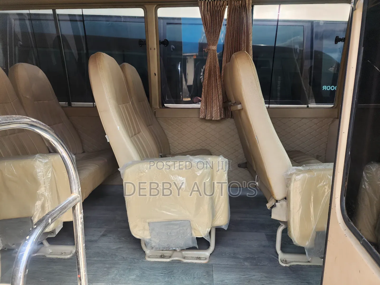 Toyota Coaster 2011