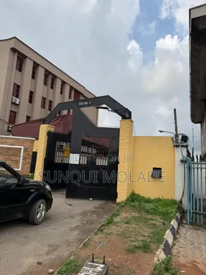 5bdrm Duplex in Ikosi Gra for sale