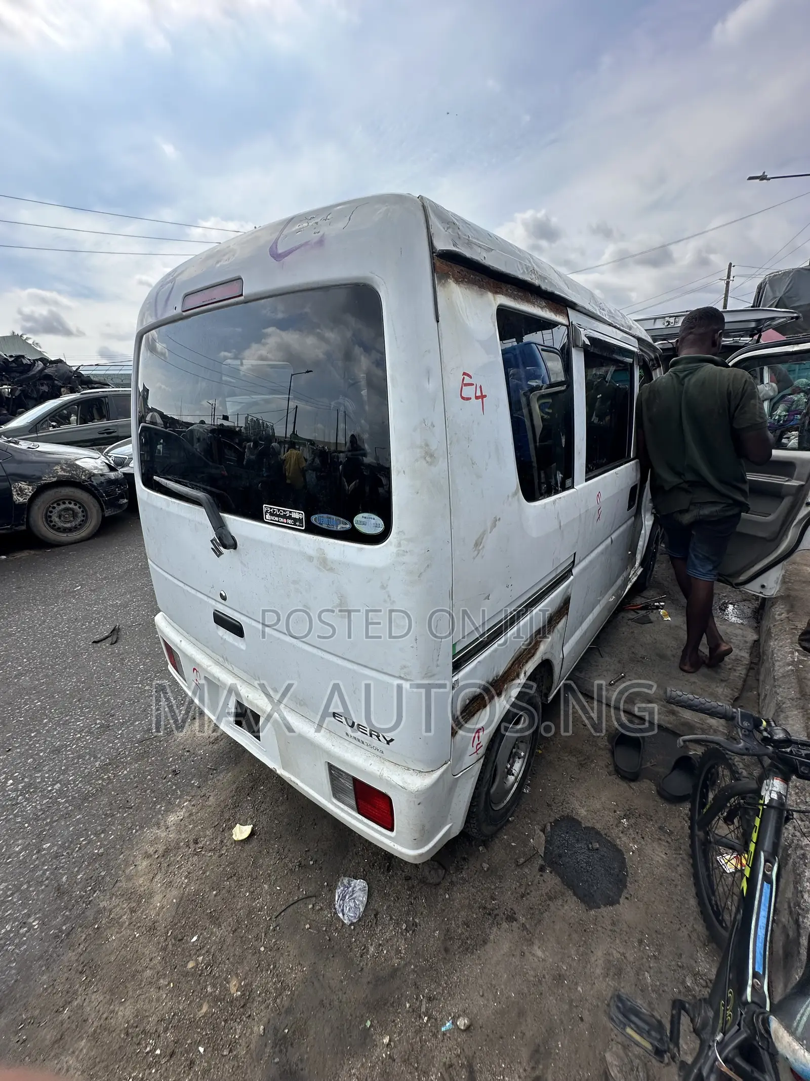 Suzuki Every 2010 White