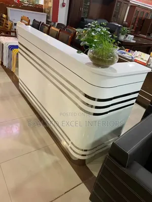 An Elegant Receptionist Table ( 1.6 Meter)