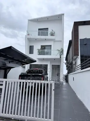 5bdrm Duplex in Chevron for sale