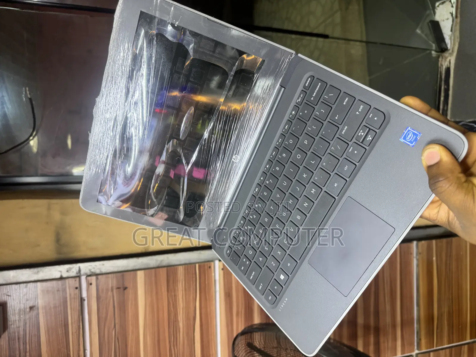 New Laptop HP Stream 11 Pro G3 4GB Intel SSD 128GB