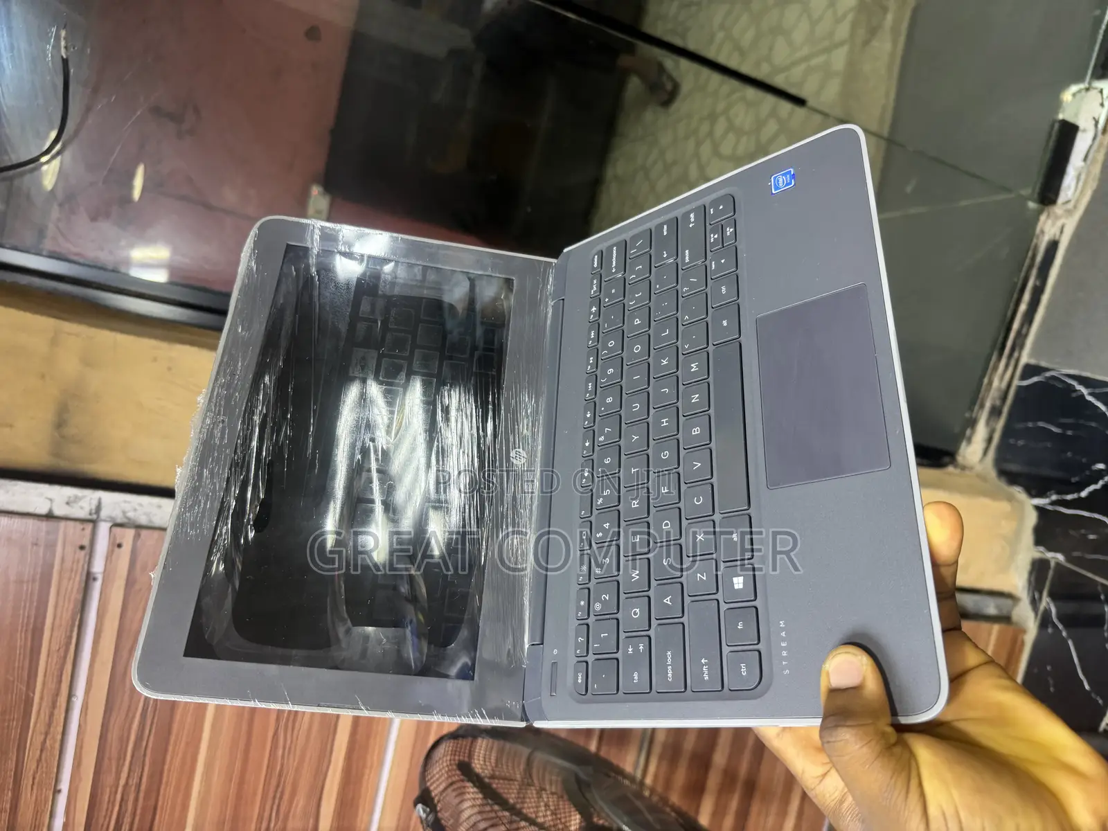 New Laptop HP Stream 11 Pro G3 4GB Intel SSD 128GB
