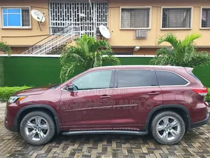 Toyota Highlander XLE 4x2 V6 (3.5L 6cyl 8A) 2018 Burgundy
