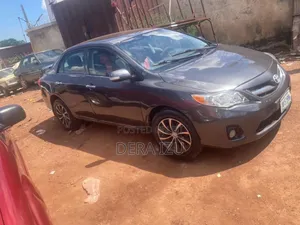 Toyota Corolla LE 4dr Sedan (1.8L 4cyl 4A) 2012 Gray
