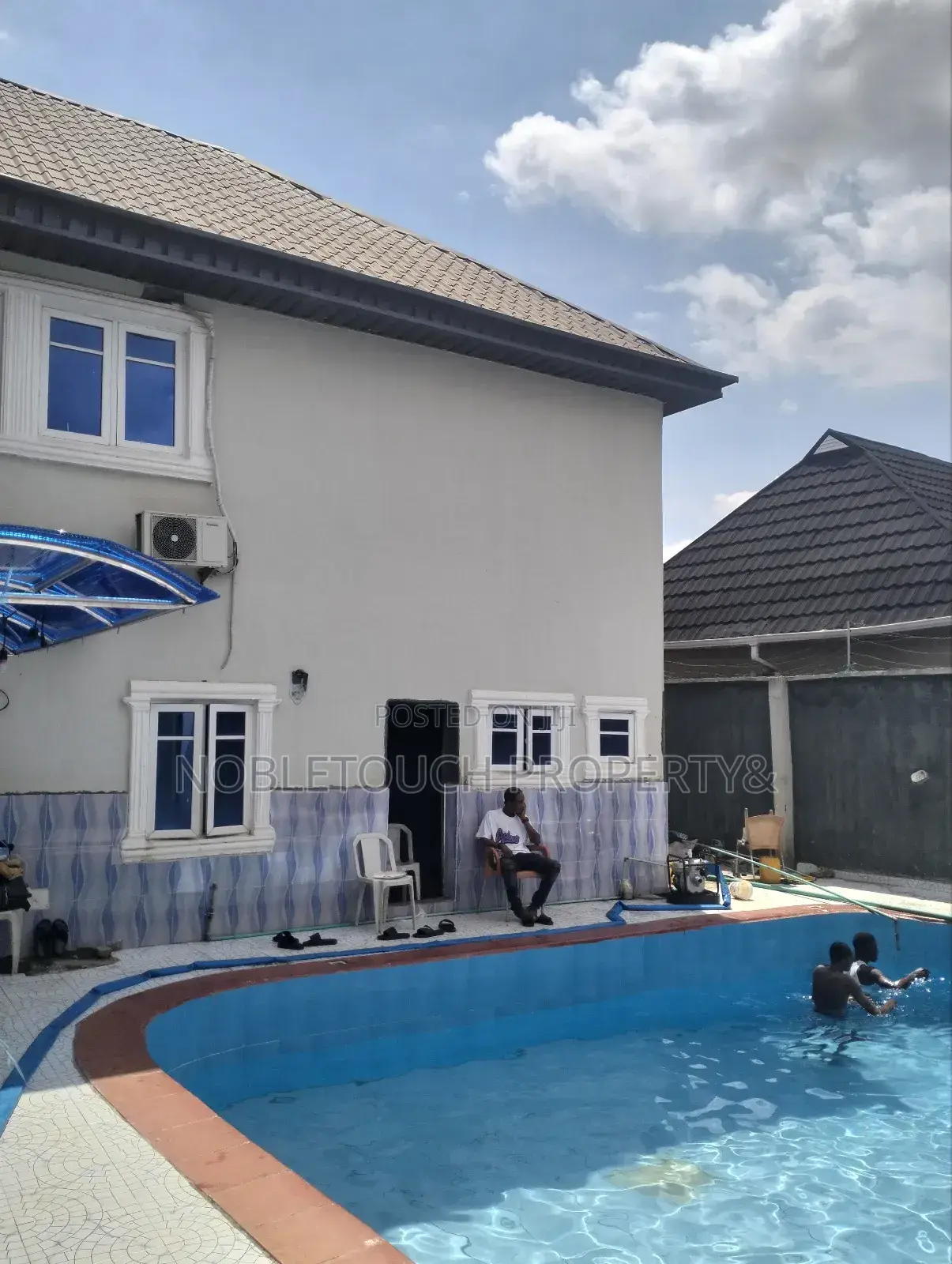 Well Functioning 30rooms Hotel With Modern Facilities at Igando Lagos