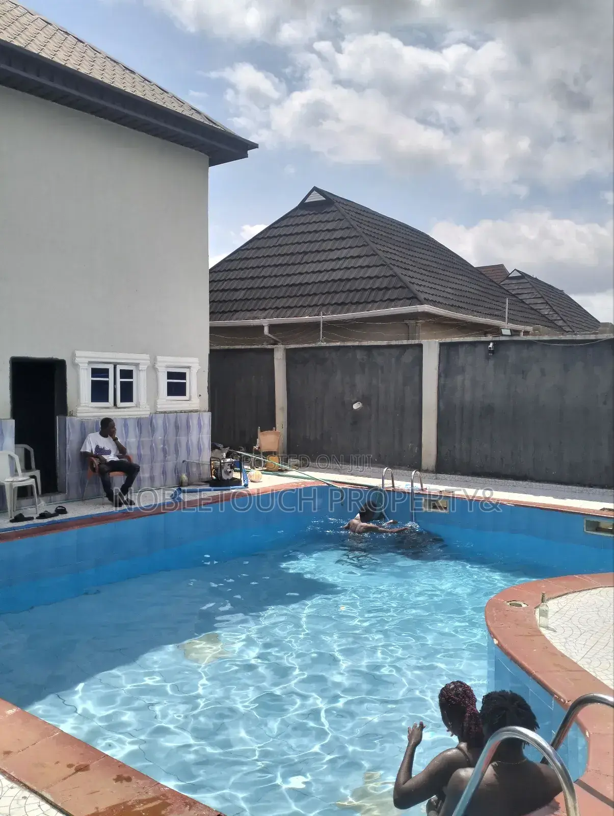 Well Functioning 30rooms Hotel With Modern Facilities at Igando Lagos