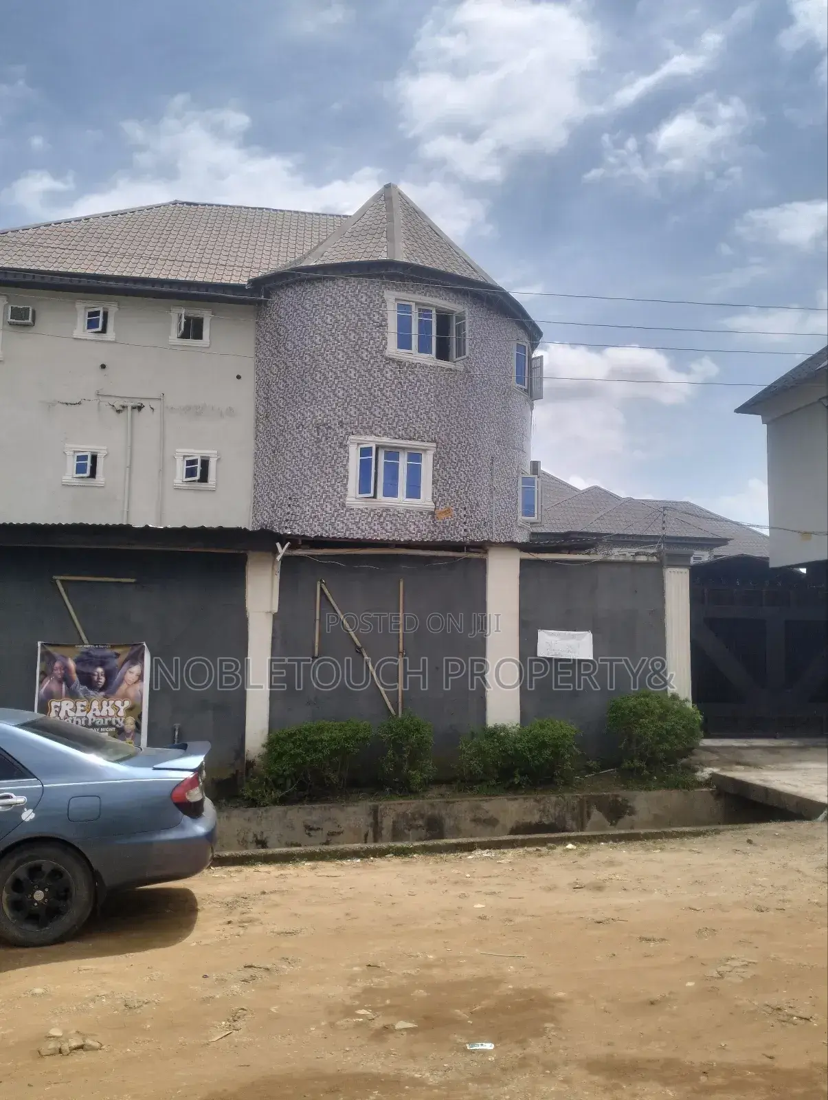 Well Functioning 30rooms Hotel With Modern Facilities at Igando Lagos