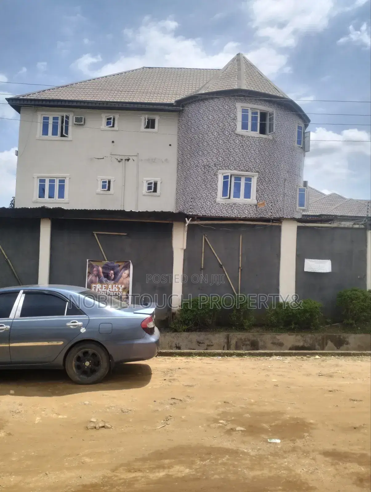 Well Functioning 30rooms Hotel With Modern Facilities at Igando Lagos