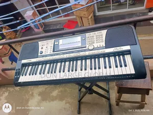 Yamaha PSR-740 Keyboard