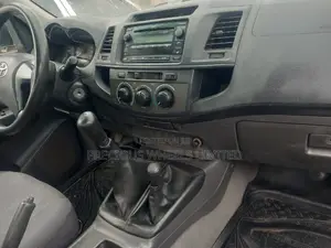 Toyota Hilux 2012 White