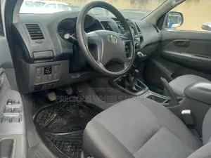 Toyota Hilux 2012 White