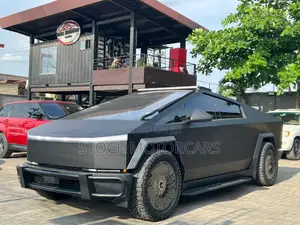 Tesla Cybertruck 2024 Matt Black