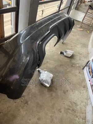 Mercedes Benz C300 Amg Trim Back Bumper And Exhaust Tips