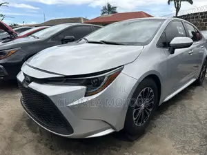 Toyota Corolla 2021 Silver