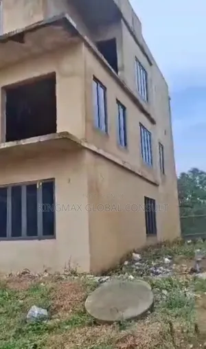 5bdrm Duplex in Guzape District for sale