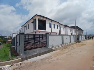 8bdrm Duplex in Ashi Bodija, Ibadan for sale
