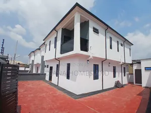 8bdrm Duplex in Ashi Bodija, Ibadan for sale