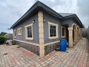 4bdrm Bungalow in Bako, Omi Adio for sale