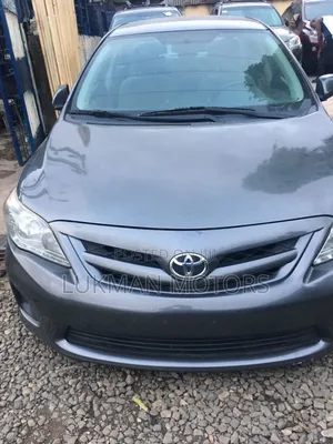 Toyota Corolla LE 4dr Sedan (1.8L 4cyl 4A) 2013 Gray