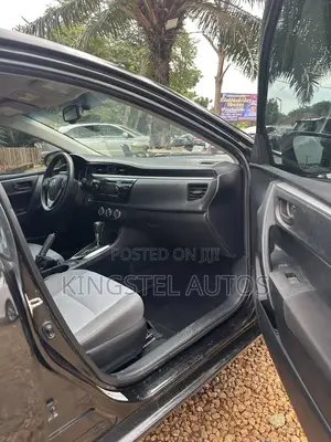 Toyota Corolla LE 4dr Sedan (1.8L 4cyl CVT) 2014 Black