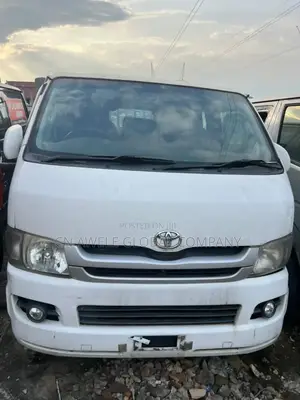 Toyota Grand HiAce 2015 White