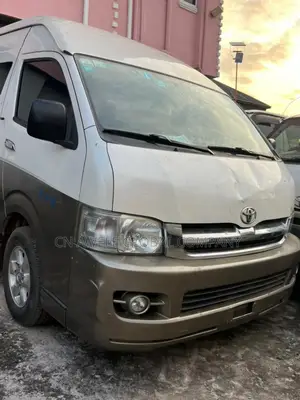 Toyota Grand HiAce 2011 White