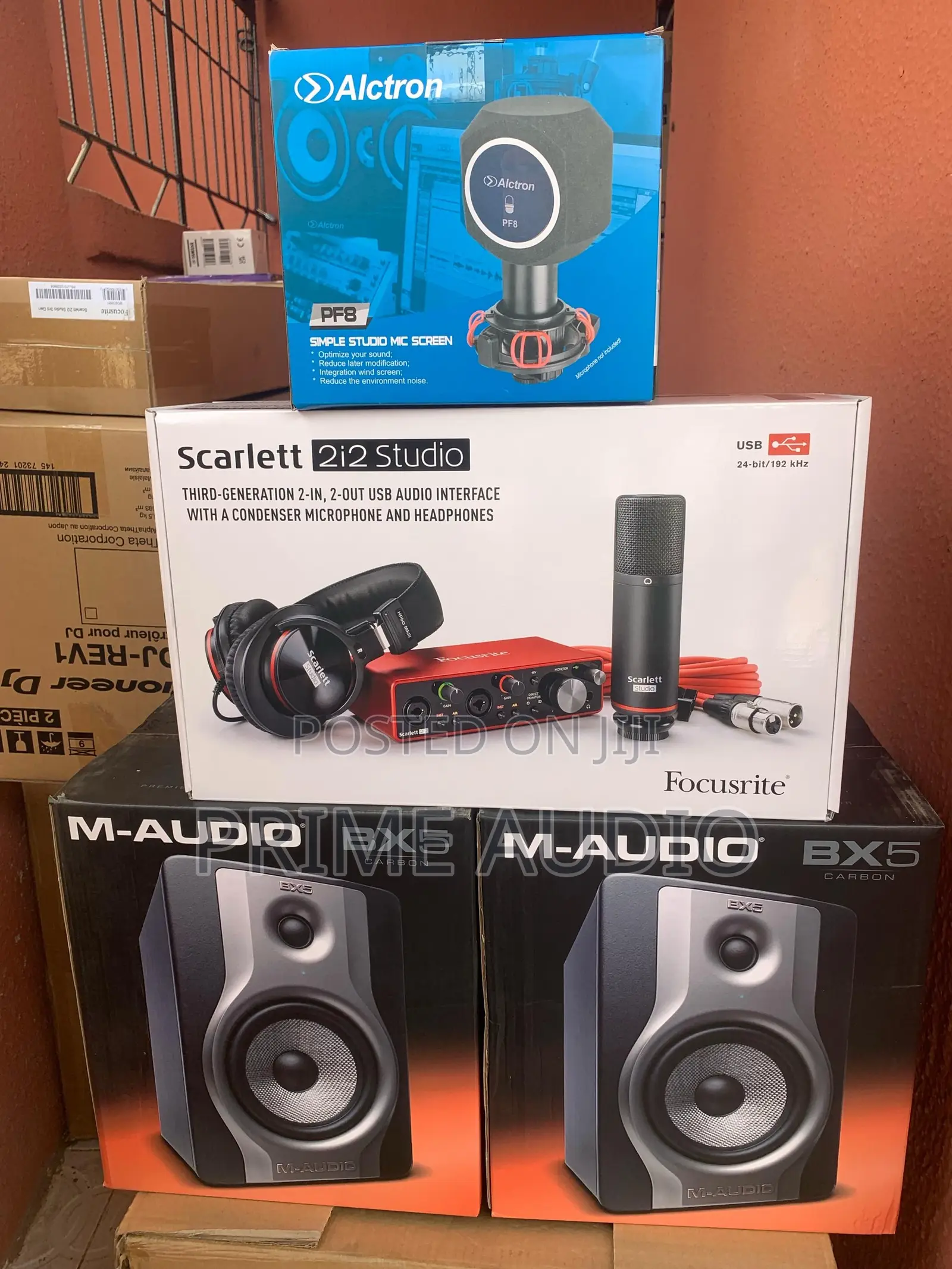 Focusrite Scarlett 2i2 Studio Pack With M-audio Bx5 Studio Monitor