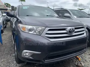 Toyota Highlander Limited 3.5l 4WD 2013 Gray