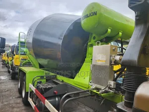 Foreign Used China Howo Concrete Mixer Truck.