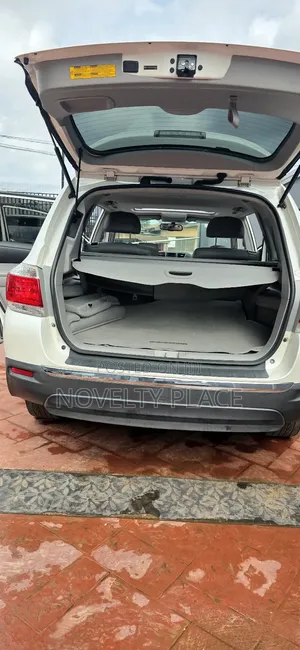 Toyota Highlander Limited 3.5l 4WD 2013 White