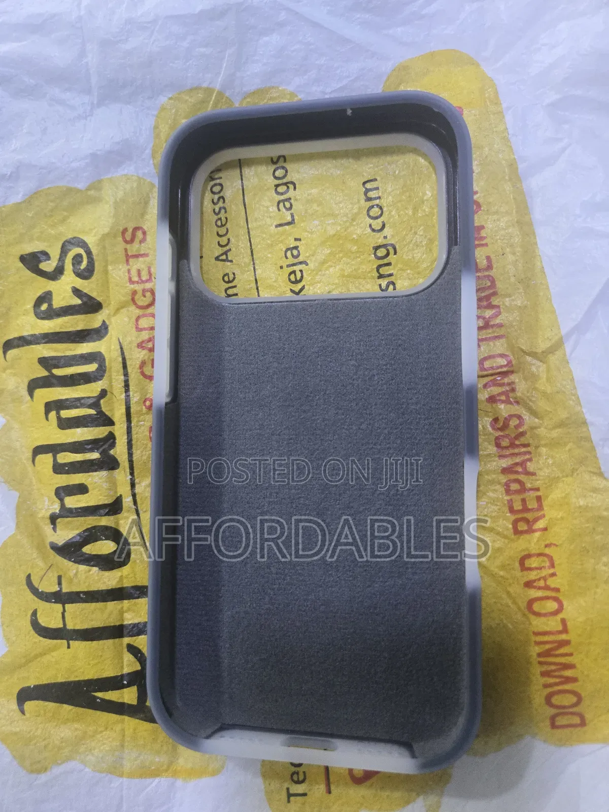 iPhone 17 Pro Pouch