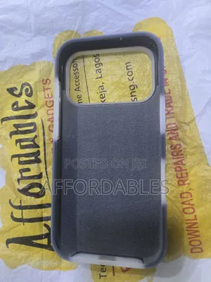 iPhone 17 Pro Pouch