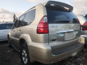 Lexus GX 470 2009 Gold