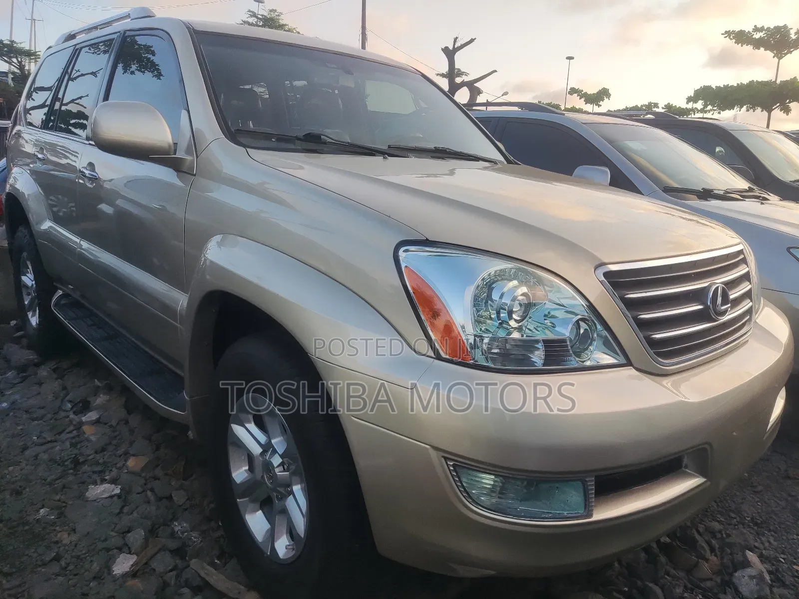 Lexus GX 470 2009 Gold