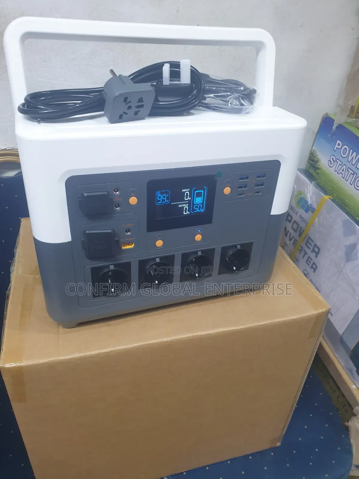 1800w Solar Generator With 300w Solar Panel