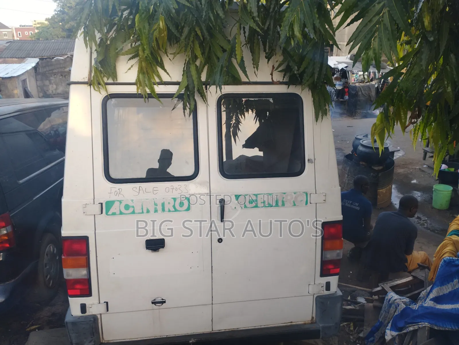 Nissan Caravan (Urvan) 2000 White