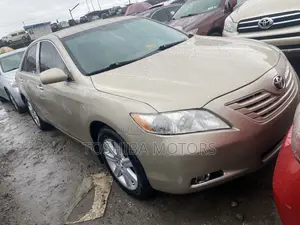 Toyota Camry LE 4dr Sedan (2.4L 4cyl 5A) 2009 Gold