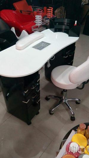 Manicure Table
