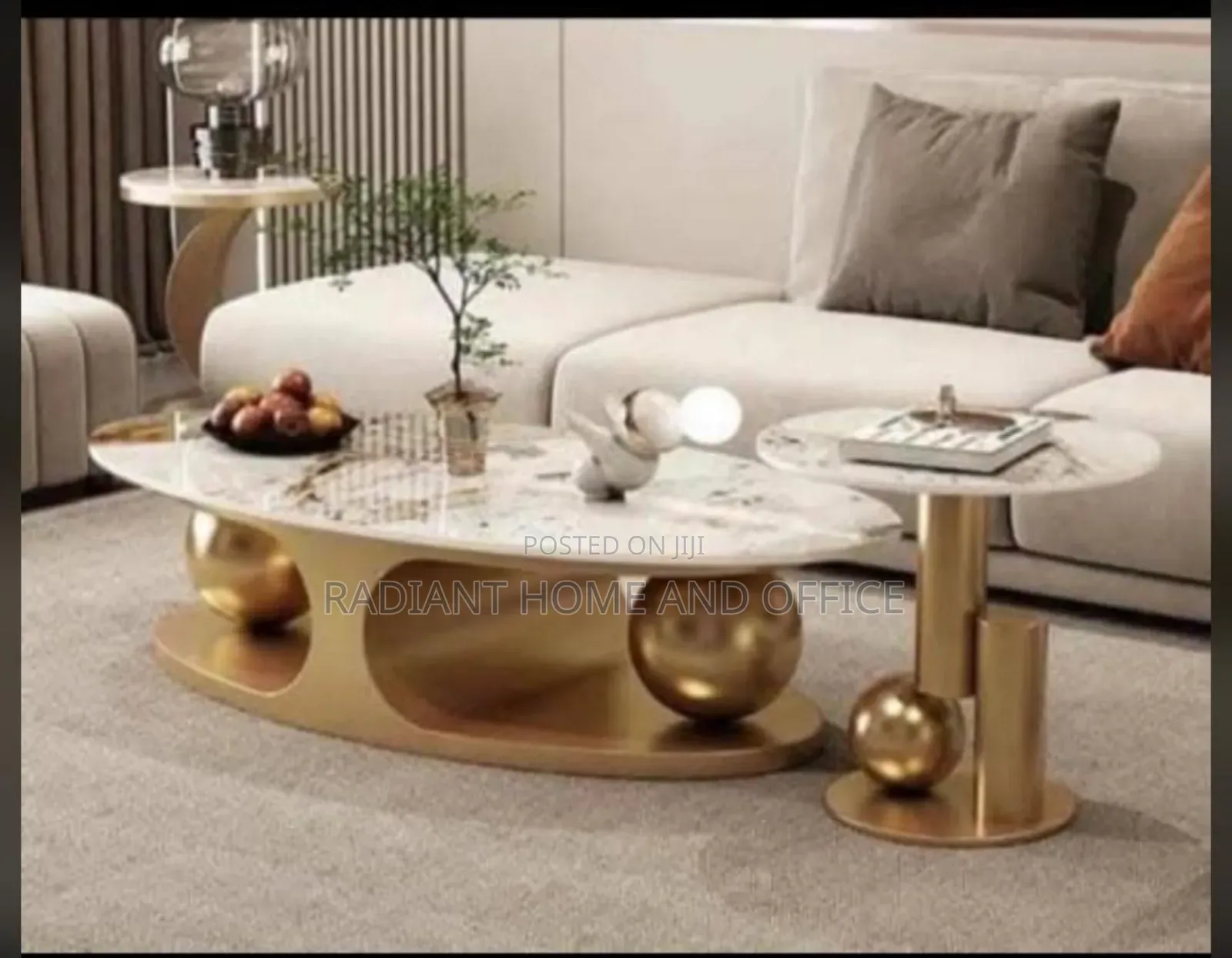 Luxury Center Tables With Side Stools