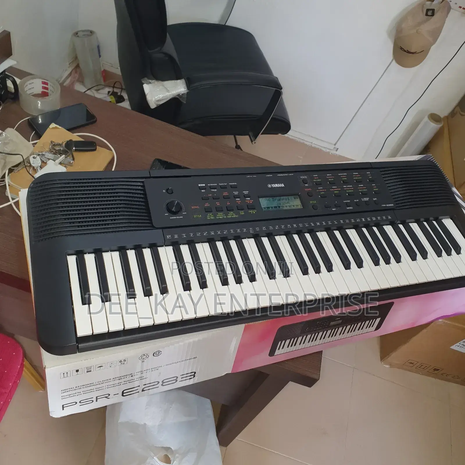 Yamaha PSR - E283 Keyboard