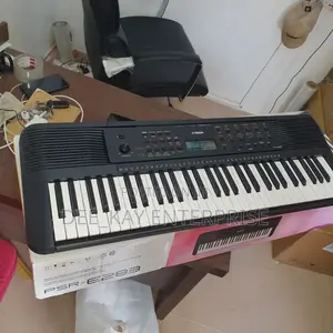 Yamaha PSR - E283 Keyboard
