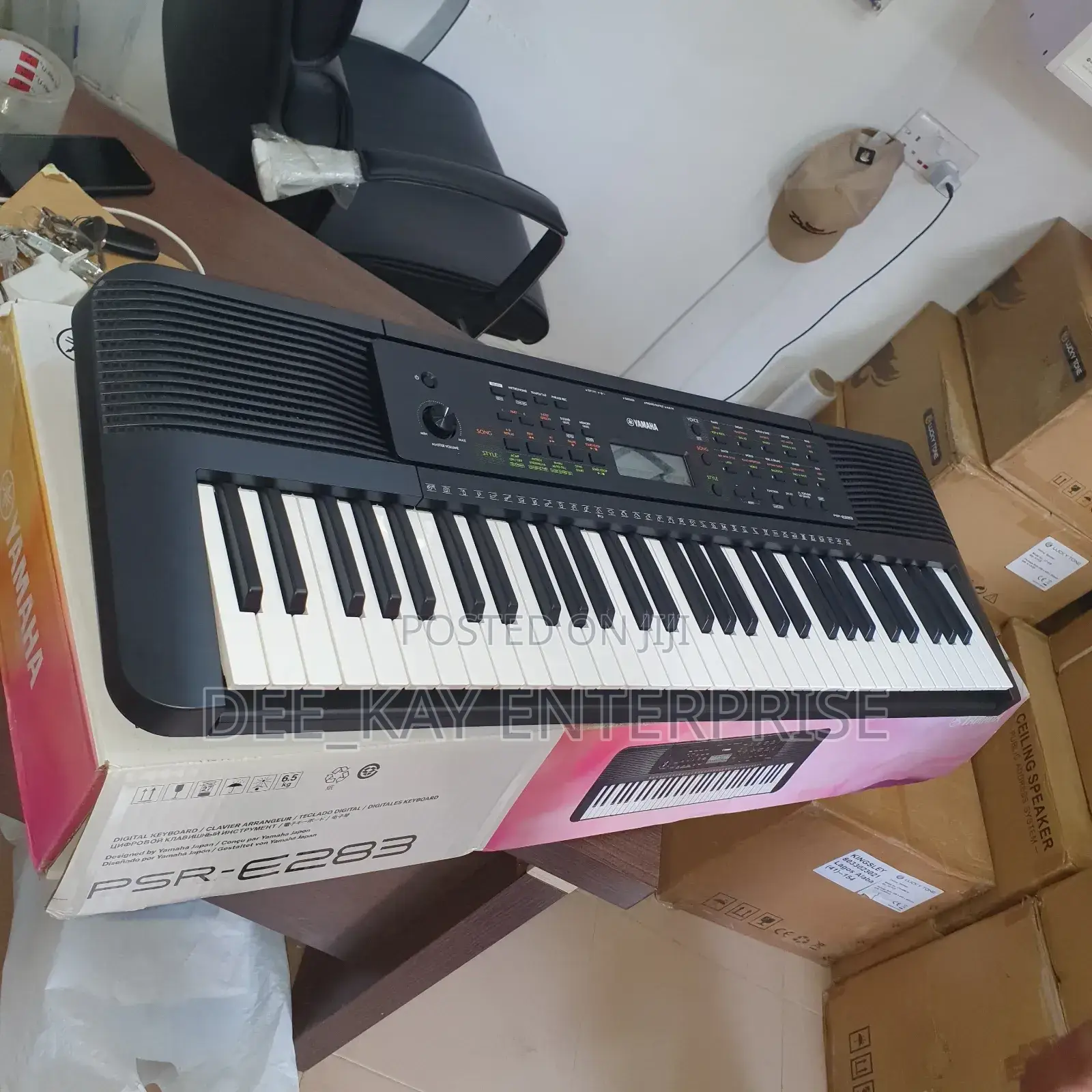 Yamaha PSR - E283 Keyboard