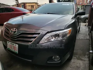 Toyota Camry LE 4dr Sedan (2.5L 4cyl 6AM) 2010 Gray