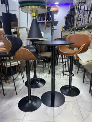 Modern Wood Barstool With Table