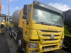 Howo Concrete Mixer Truck 371hp.