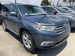 Toyota Highlander 2013 Blue