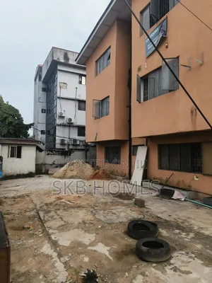 3bdrm Block of Flats in Town Planning Way for rent